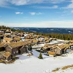 Дом отдыха Luxurious Log At Mostertoppen *